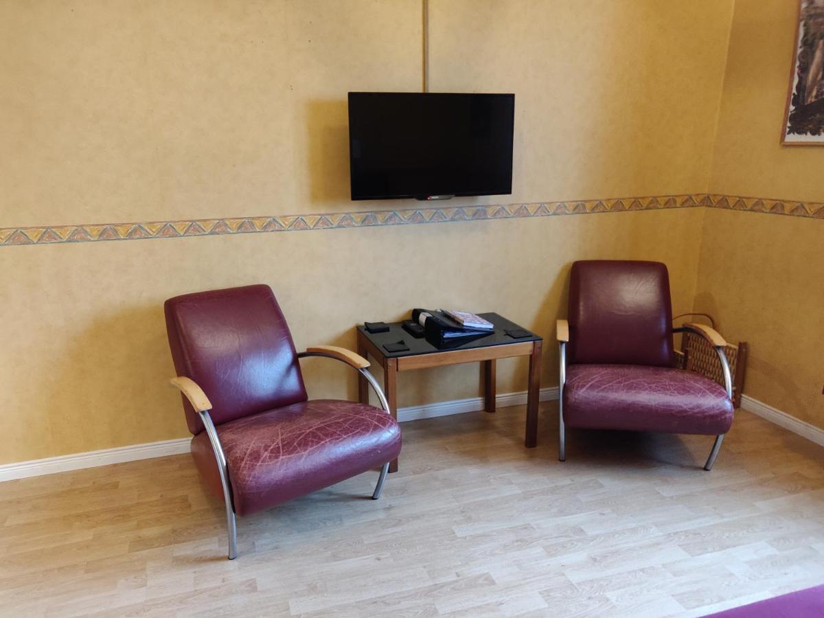 Hustugu Gard Villa Orsundsbro Bagian luar foto